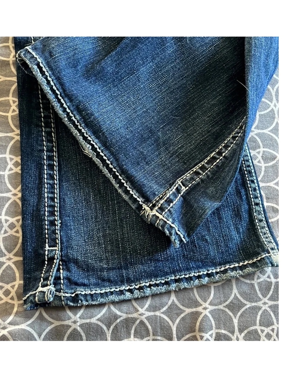 Silver Twisted Capri cropped distressed medium wash jeans size 26 - Picture 9 of 15